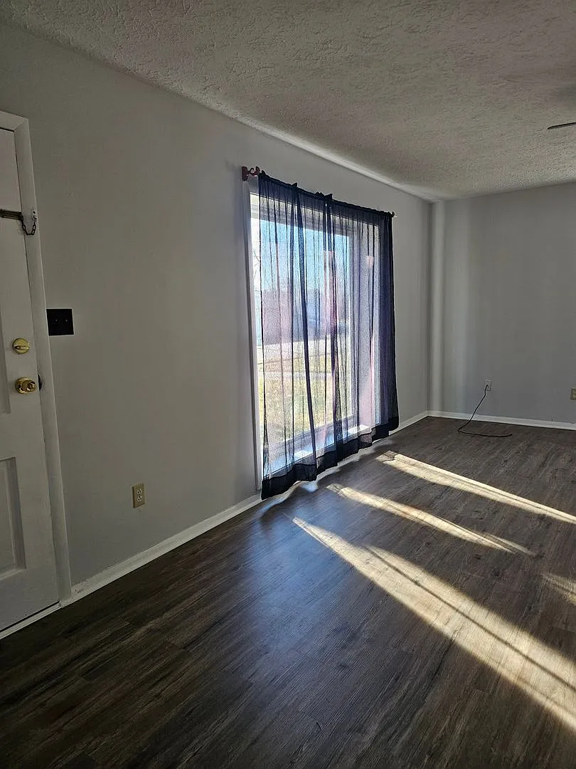 Building Photo - 3900 Placid Pl