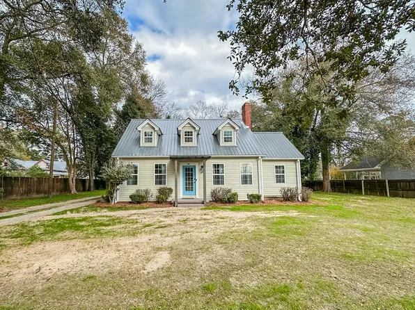 204 N Live Oak St, Geneva, AL 36340