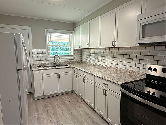 5th image of 1771 River Rd