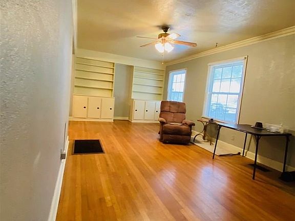 2nd image of 3625 Bowen Ave