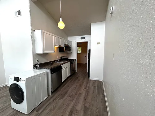 1010 W 23rd St #13 Photo 1