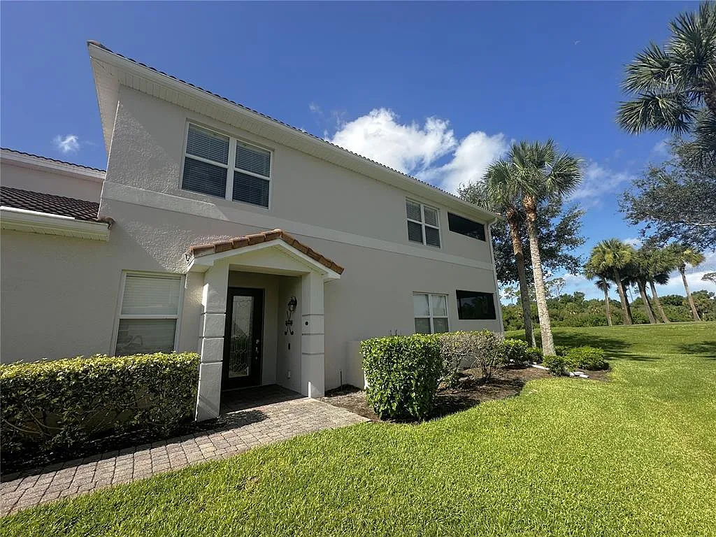 3 bed, 2.0 bath, 1741 sqft, $7,000 — Photo 2