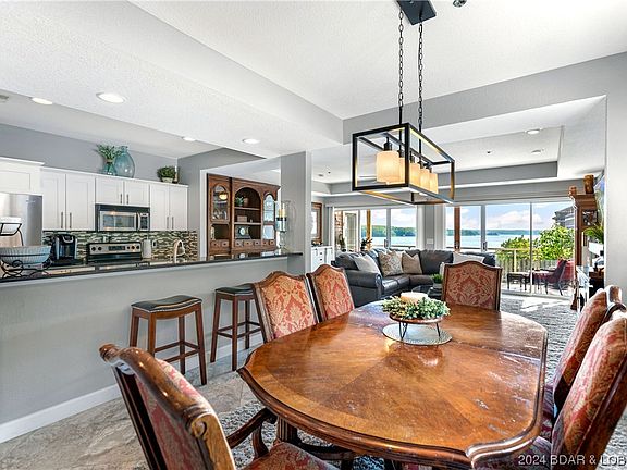 4th image of 142 E Palisades Dr #2B