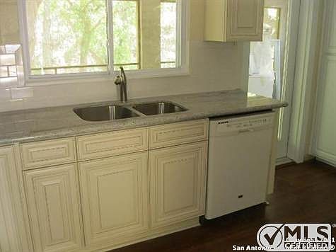4th image of 18210 Hilltop Dr