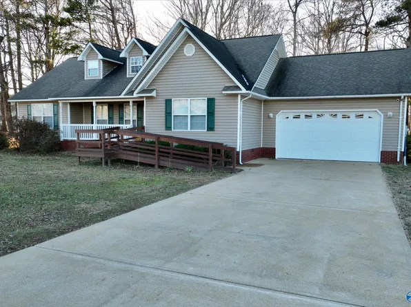 76 Gaines Cir, Boaz, AL 35956