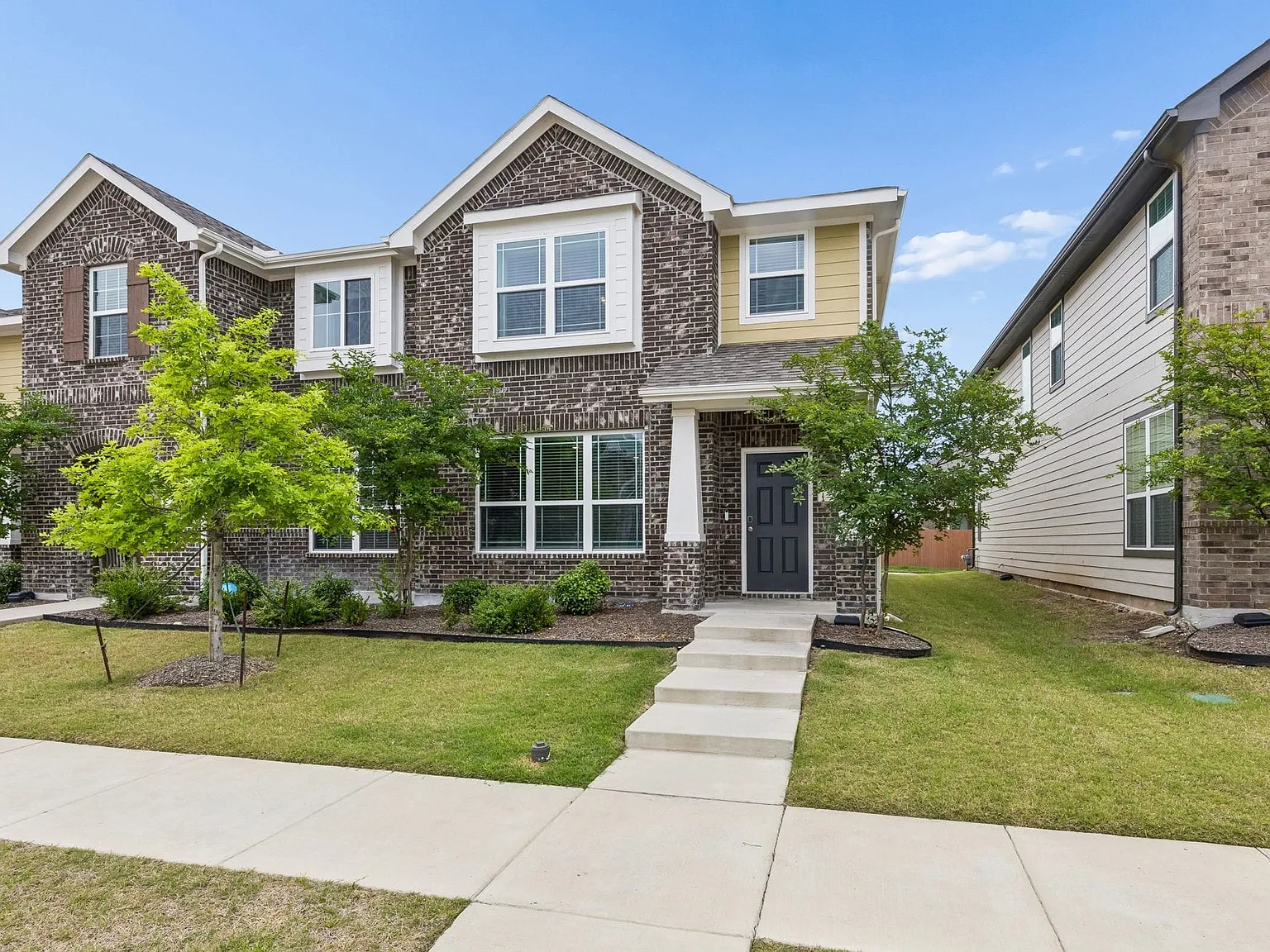 3 bed, 2.5 bath, 1746 sqft, $2,200 — Photo 2