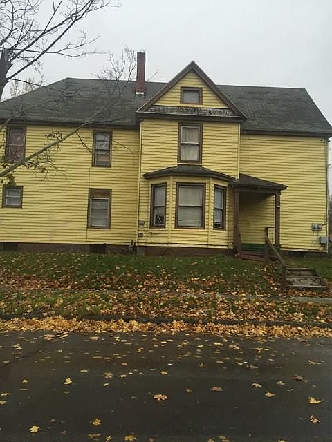 2nd image of 1101 Lake St