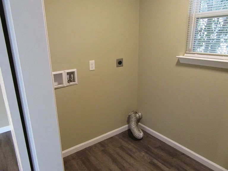 1517 Delaware Ave — Photo 25