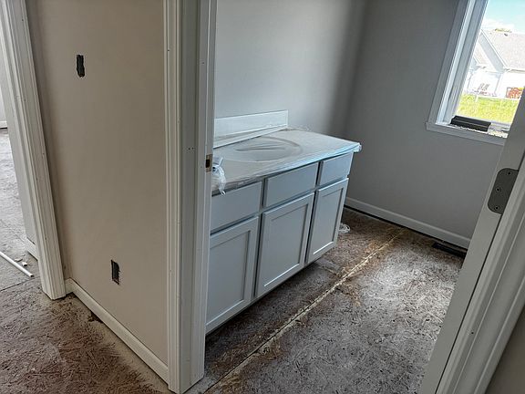 4th image of 1004 Whitetail Dr