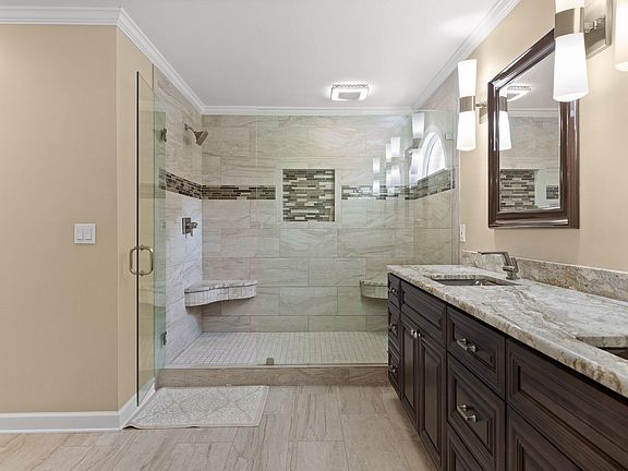 5th image of 9326 Royal Mountain Dr