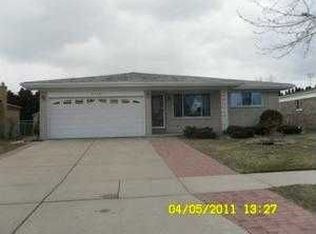 35363 Marina Dr, Sterling Heights, MI 48312