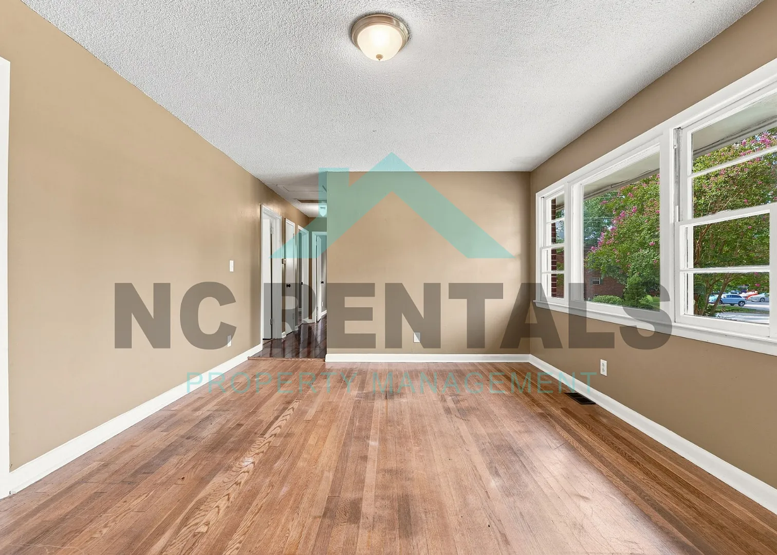 Your New Home Awaits! Cozy 3BR/1BA in Greensboro Pet-Friendly & HVAC! — Photo 4