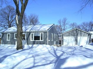 332 N 16th St, Estherville, IA 51334