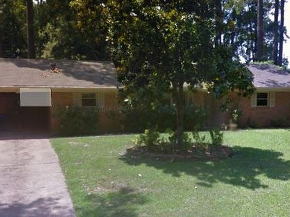402 Robert St