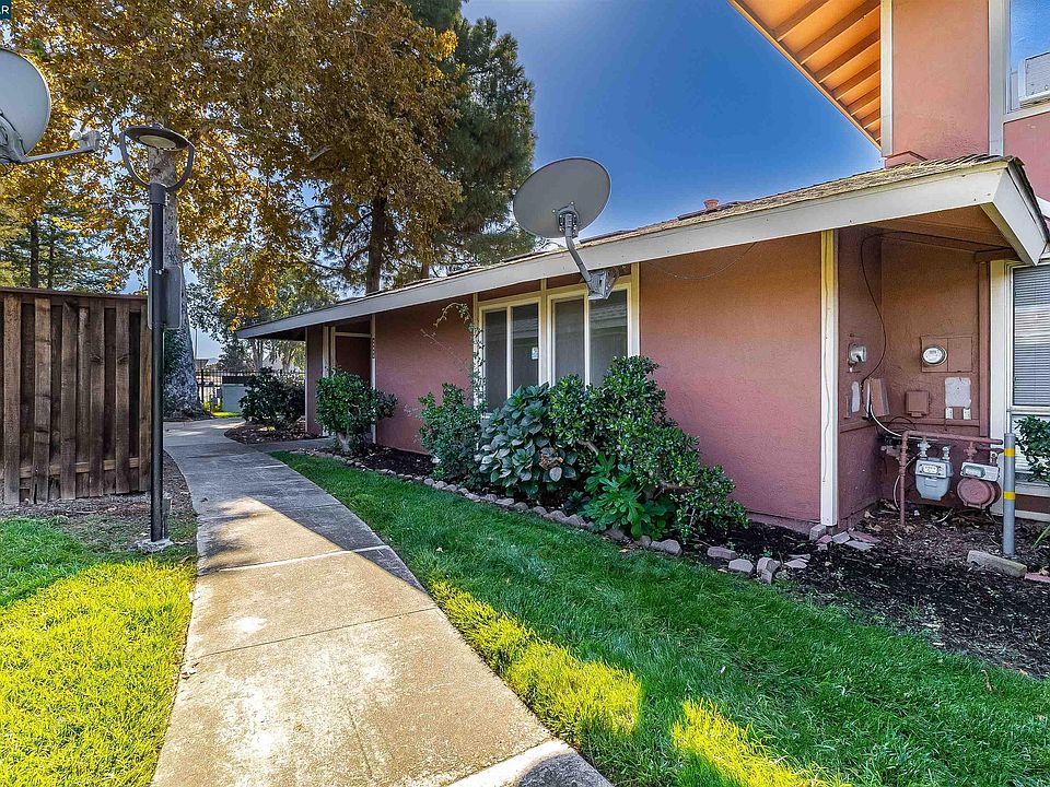 1st image of 2099 Olivera Rd APT A