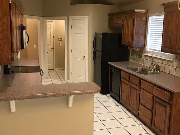 3rd image of 1421 Jami Dr