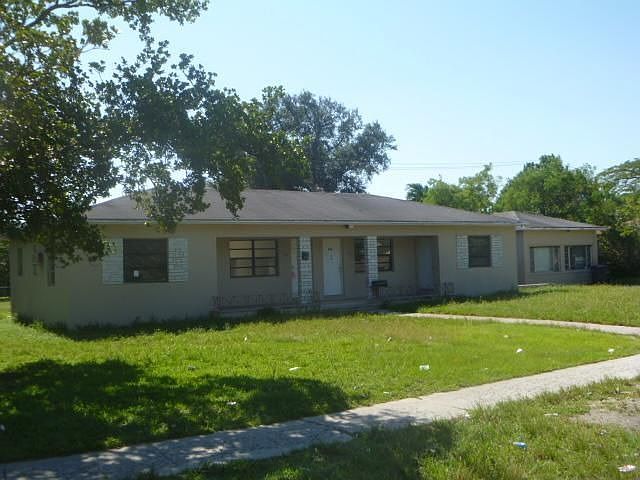 1st image of 660 NE 139th St