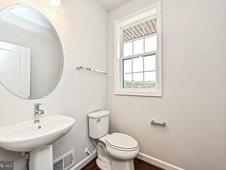 4404 Fair Lakes Ct — Photo 12