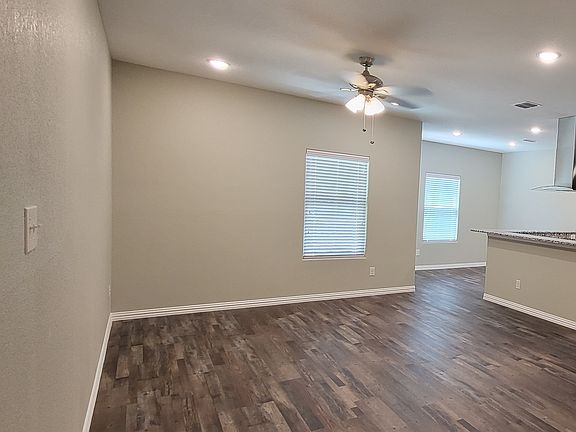 2nd image of 208 N Friou St
