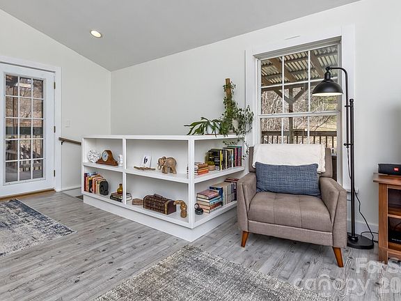 5th image of 162 Pickens Rd