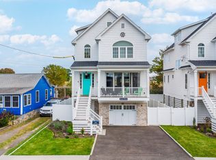 1033 Reef Rd, Fairfield, CT 06824