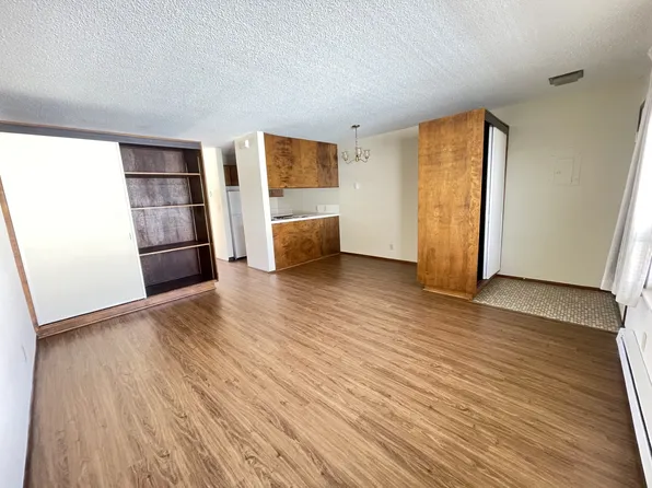 530 Burnett Ave N APT 8, Renton, WA 98057