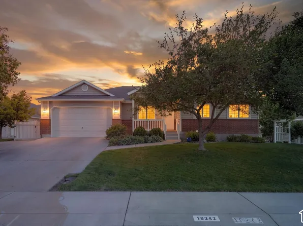 10242 N Redwood Dr, Cedar Hills, UT 84062