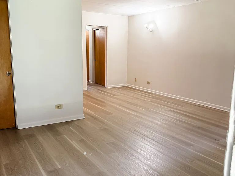 118 W Virginia St #6 — Photo 2
