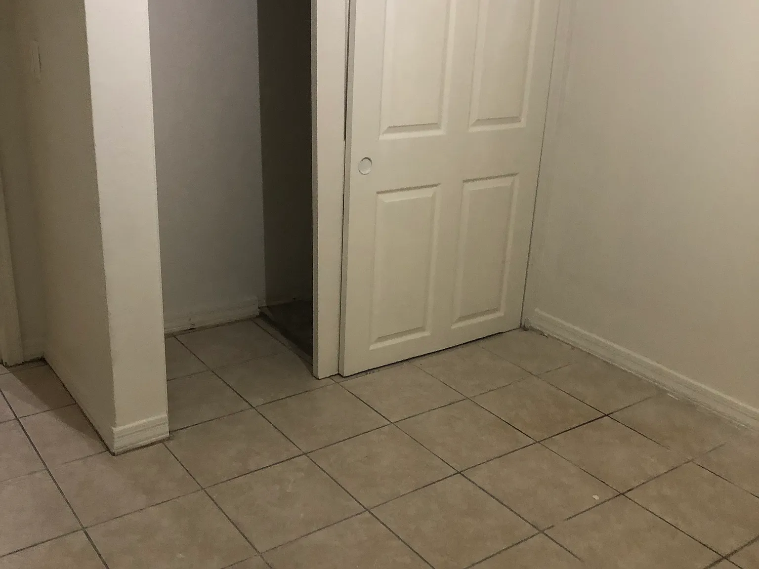 2 bed, 850 sqft, $975 — Photo 2