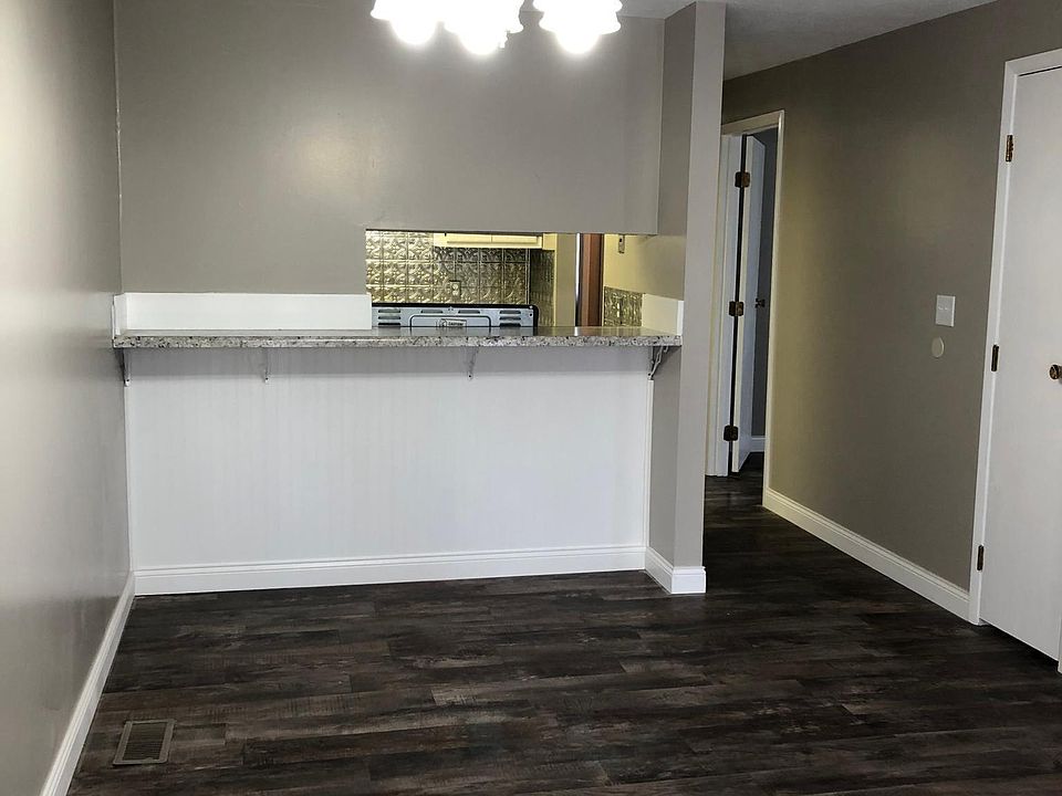 Entrance/Dining room