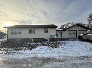 813 N High St APT 2, Aberdeen, SD 57401