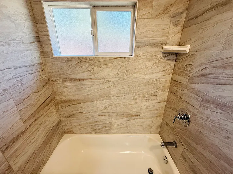 946 Modesto Ave #4 — Photo 11