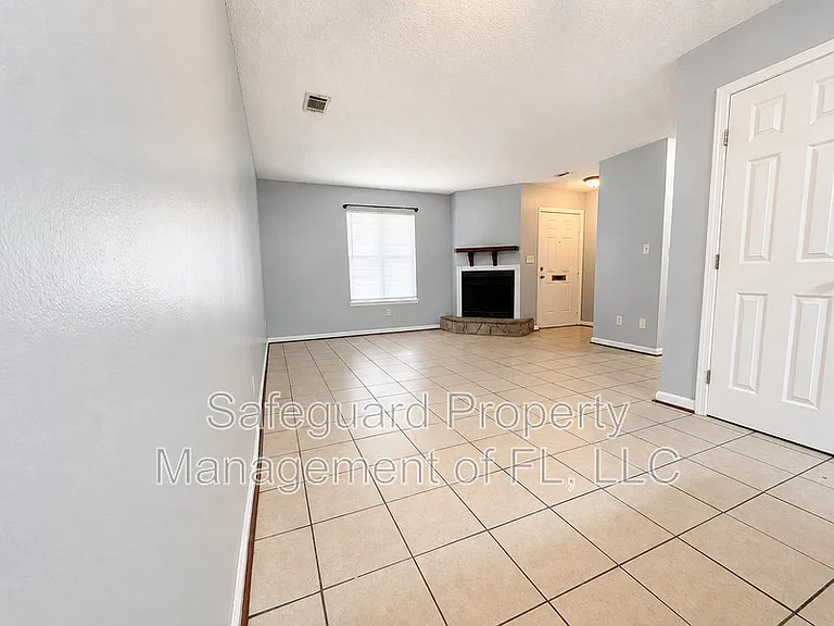 6398 W Fairfield Dr #C — Photo 1