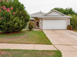 5000 Bradley Ln, Arlington, TX 76017