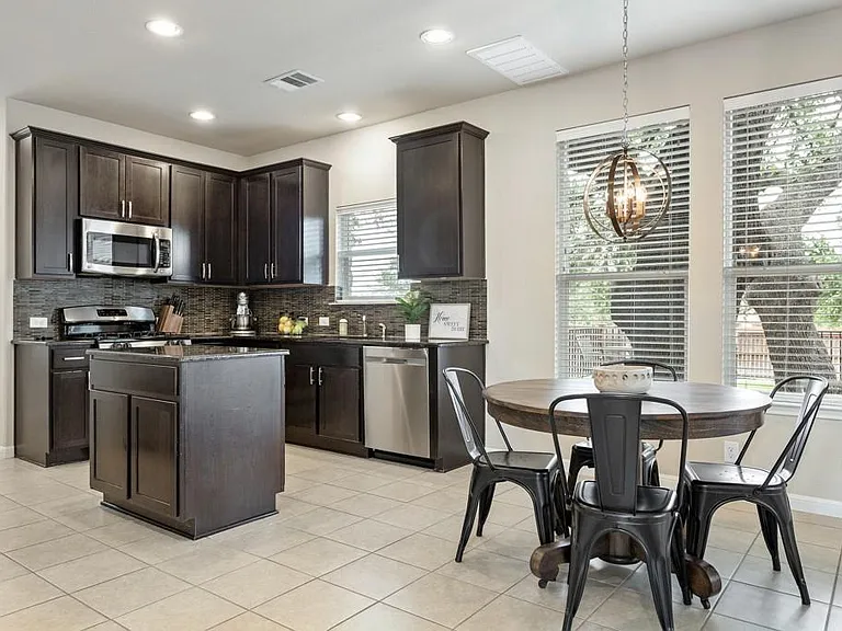 11217 Persimmon Gap Dr — Photo 15