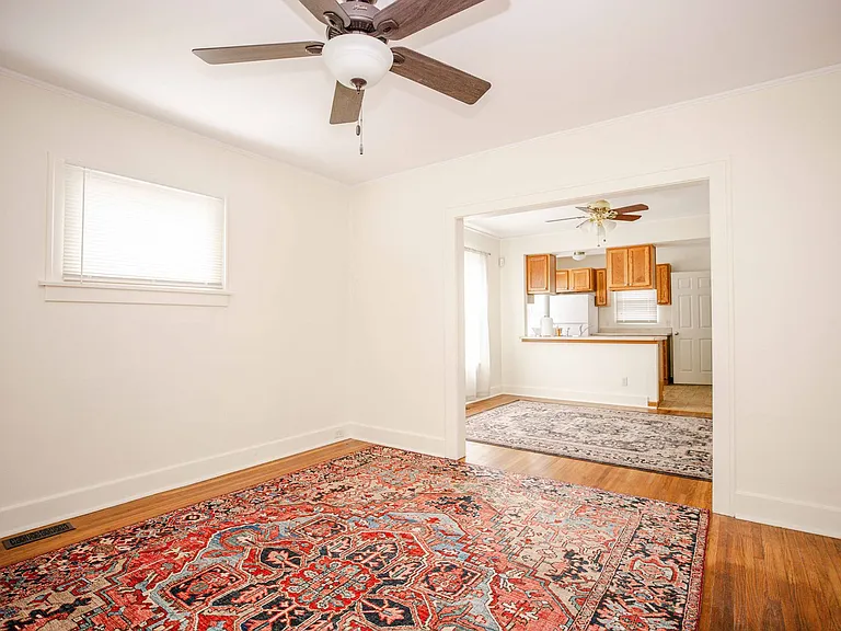 1554 Oak St #203 — Photo 10