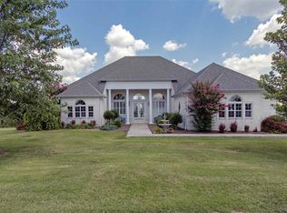 72 Graves Ln, Trenton, TN 38382