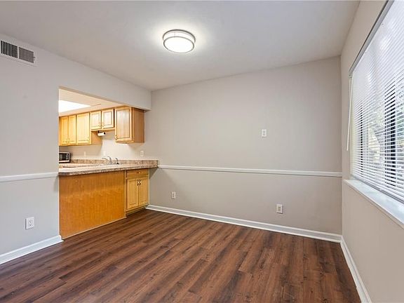 5th image of 580 Northridge Crossing Dr