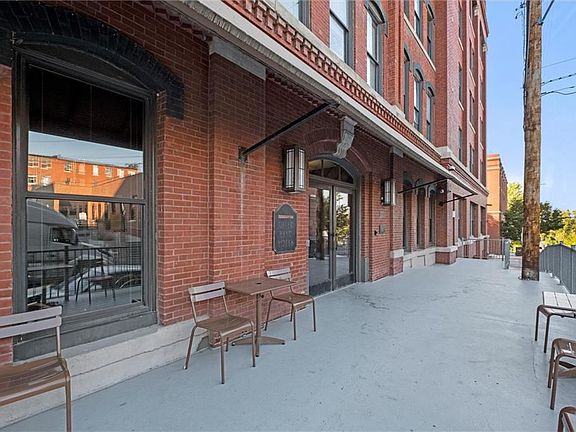 2nd image of 200 Main St APT 105