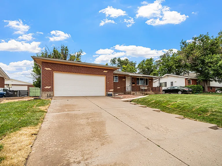 24 Radcliff Ln — Photo 3