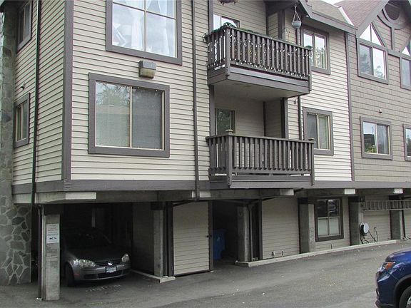 3rd image of 108 Gorge Rd W #302
