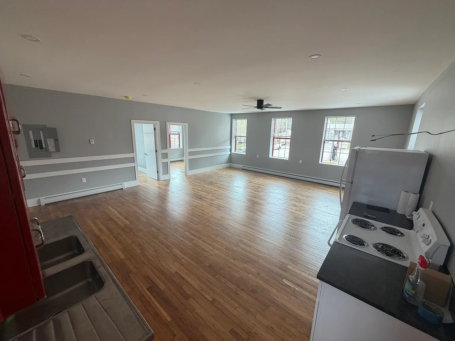 2 bed, $1,900 — Photo 4