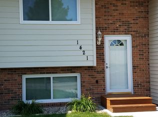 1421 9th Ave NE, Jamestown, ND 58401