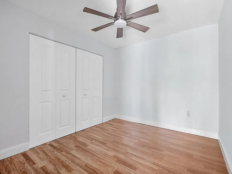 9897 Fairway Cove Ln — Photo 16