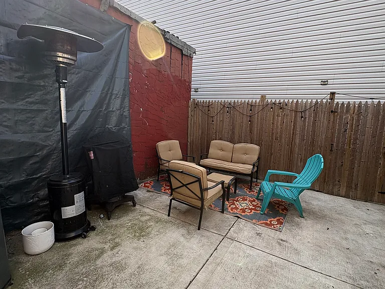 402 W Berks St #1 — Photo 34