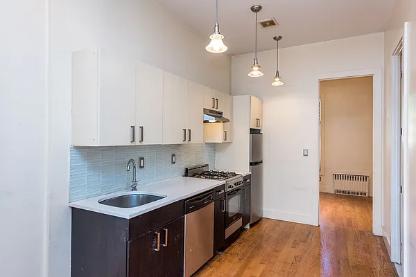 Rented by Nooklyn NYC LLC | media 33