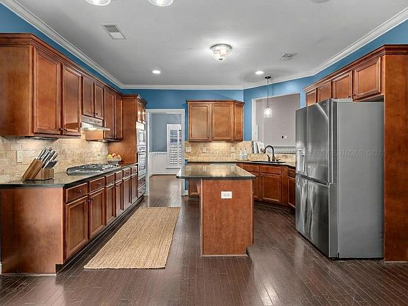 5th image of 104 Meadow Way
