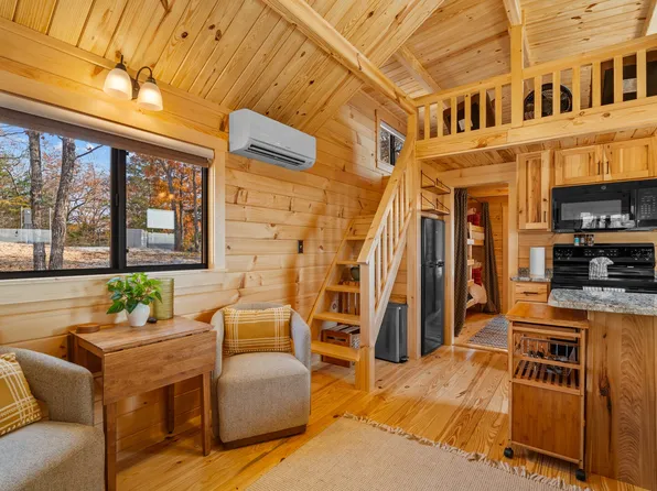 (undisclosed Address), Reeds Spring, MO 65737