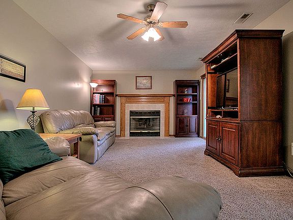 5th image of 5113 S 165th St
