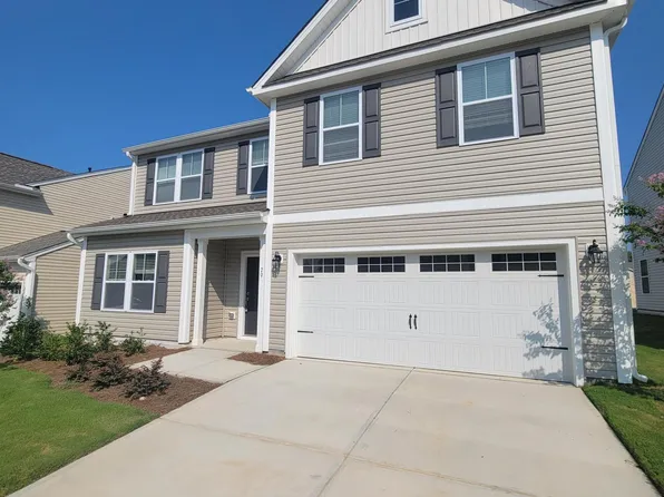 79 Curling Creek Dr, Clayton, NC 27527